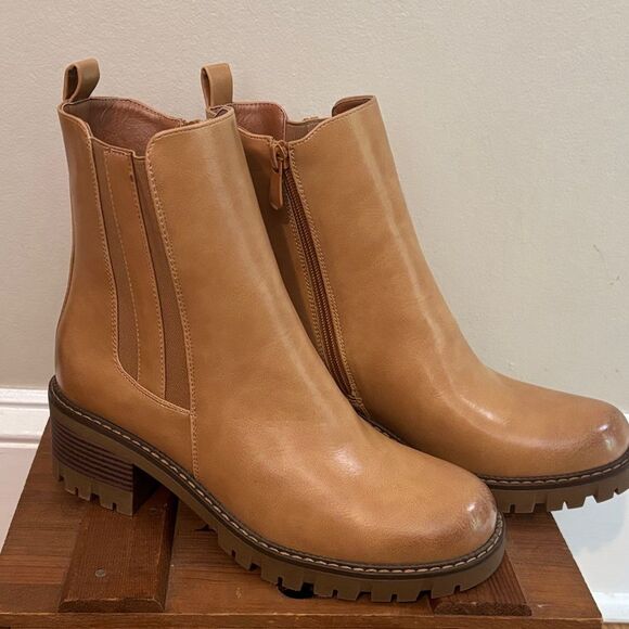 Pierre Dumas Tan Ankle Boots never worn size 9 - Picture 1 of 7